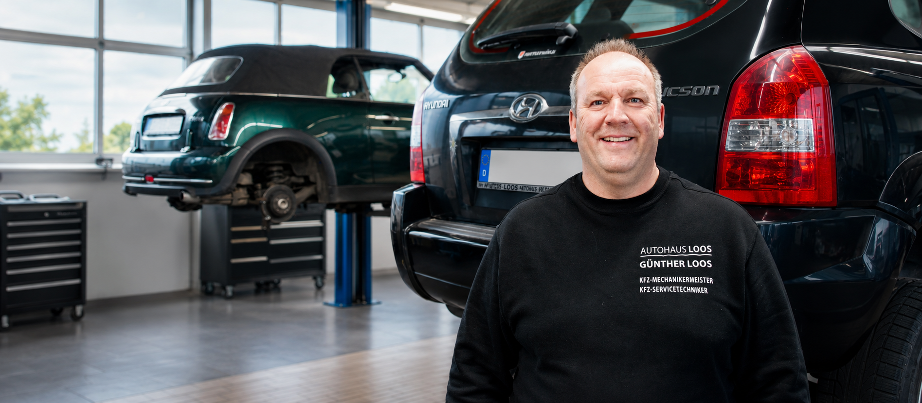 Günther Loos in seiner Werkstatt